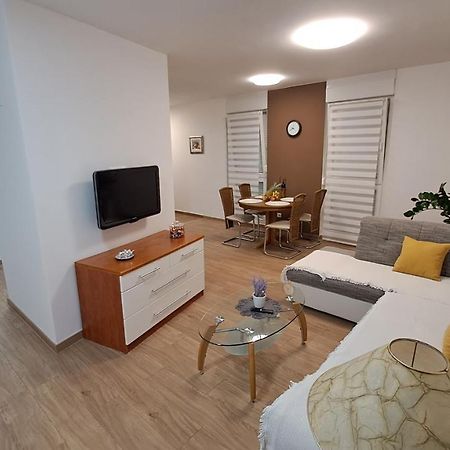 Greenline Pula Apartment Exterior photo