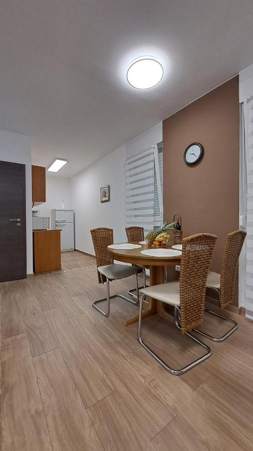 Greenline Pula Apartment Exterior photo