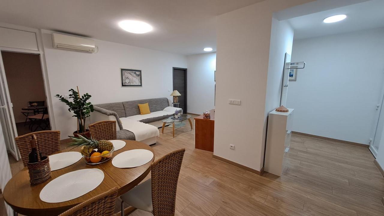 Greenline Pula Apartment Exterior photo