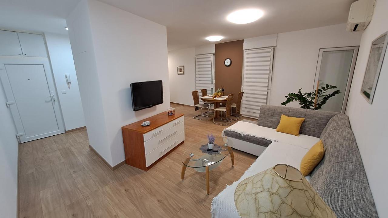 Greenline Pula Apartment Exterior photo